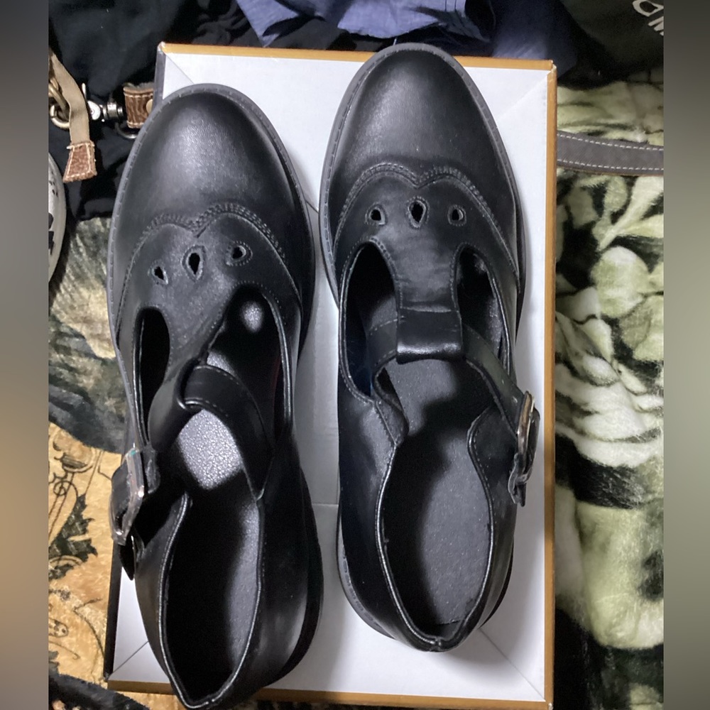 Hot topic shoes